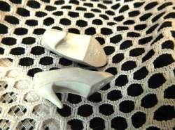 white pumps flower 15 b